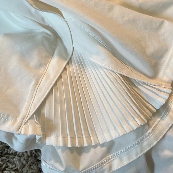 Lululemon Play the Pleats Skirt - Picture 4 of 5